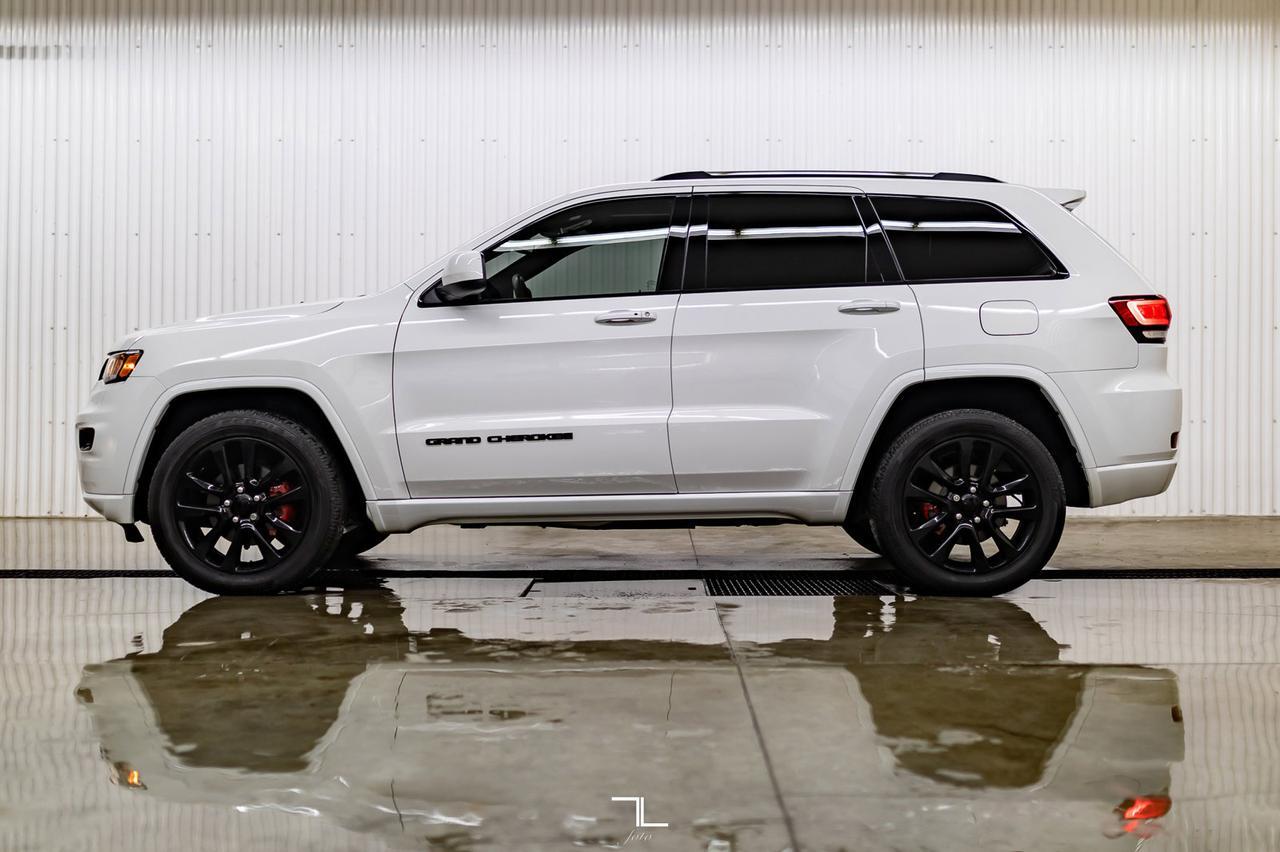 2020 Jeep Grand Cherokee 4x4 Altitude Laredo Leather Roof Nav BCam Red Deer AB