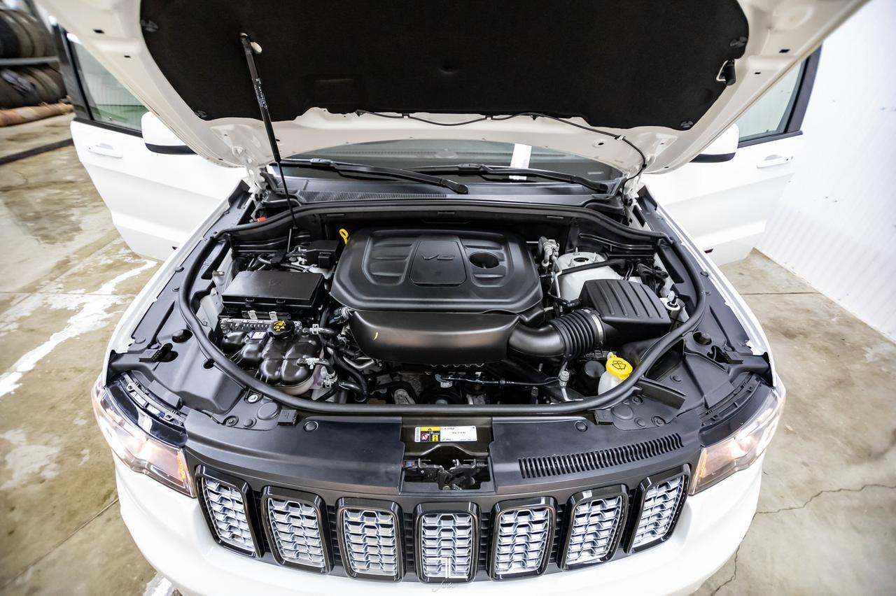 2020 Jeep Grand Cherokee 4x4 Altitude Laredo Leather Roof Nav BCam Red Deer AB