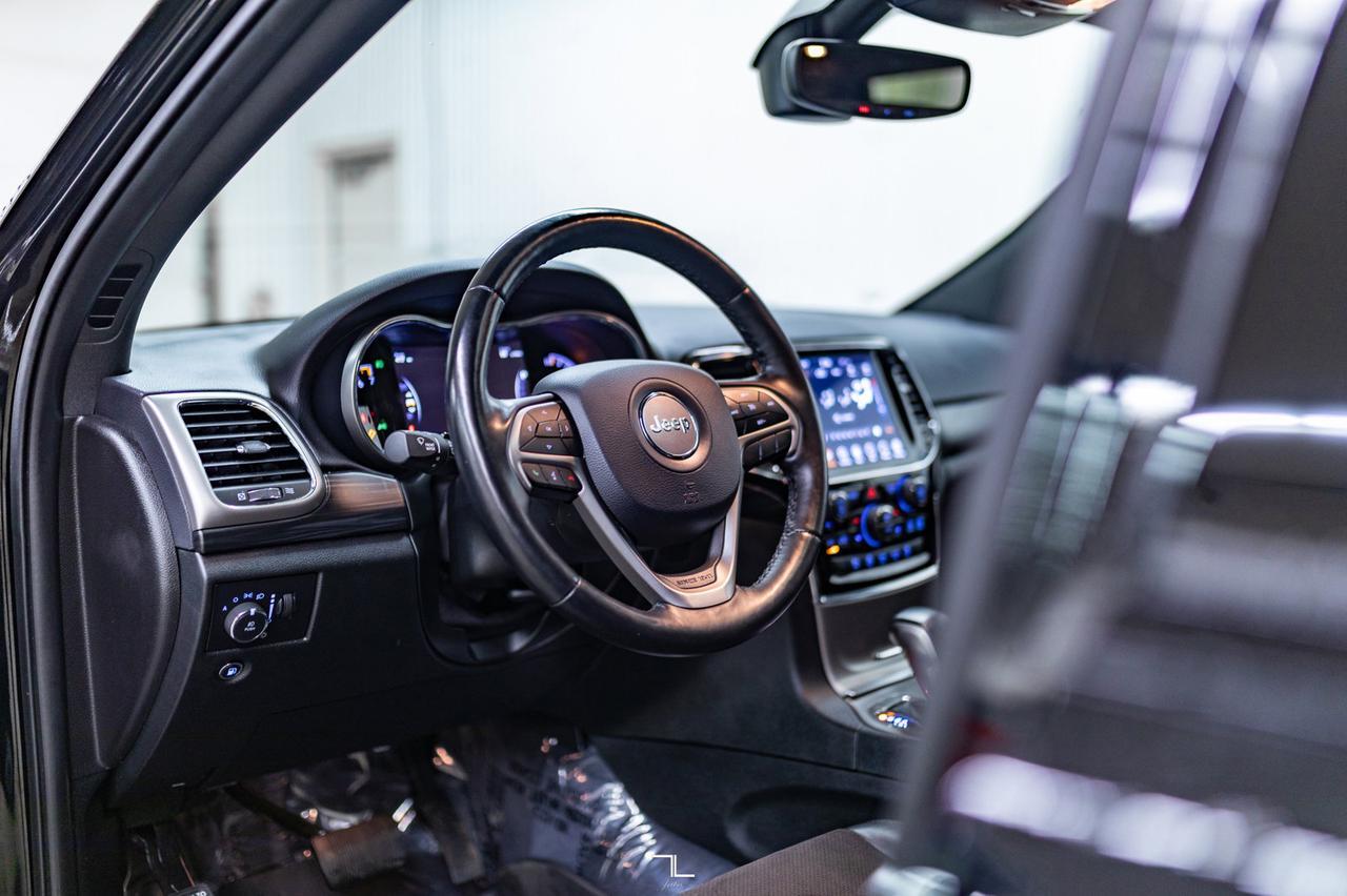 2020 Jeep Grand Cherokee 4x4 Altitude Leather Roof Nav BCam Red Deer AB