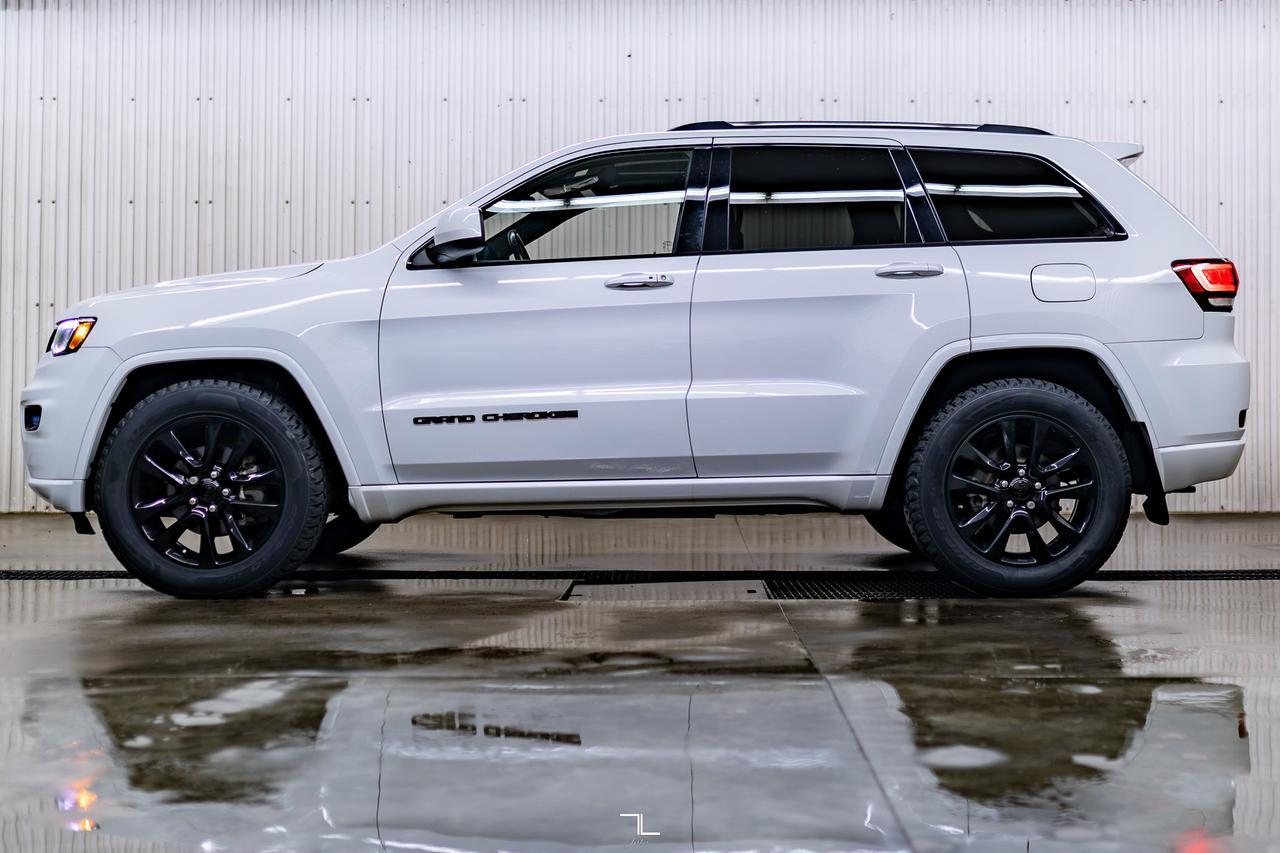 2020 Jeep Grand Cherokee 4x4 Altitude Leather Roof Nav BCam Red Deer AB