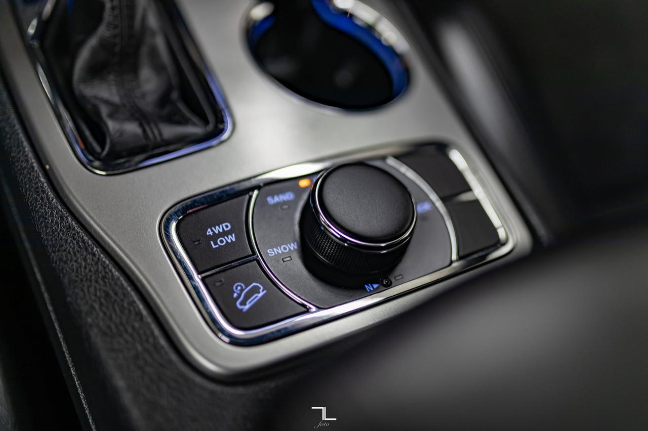 2020 Jeep Grand Cherokee 4x4 Altitude Leather Roof Nav BCam Red Deer AB