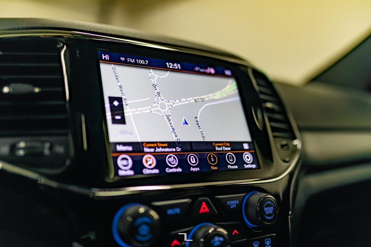 2020 Jeep Grand Cherokee 4x4 Altitude Leather Roof Nav BCam Red Deer AB