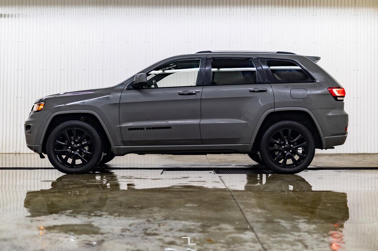 2020 Jeep Grand Cherokee 4x4 Altitude Leather Roof Nav BCam Red Deer AB