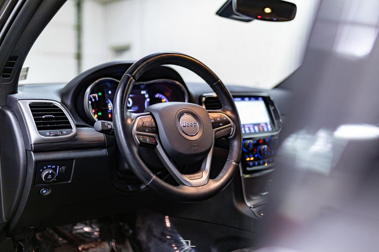 2020 Jeep Grand Cherokee 4x4 Altitude Leather Roof Nav Red Deer AB