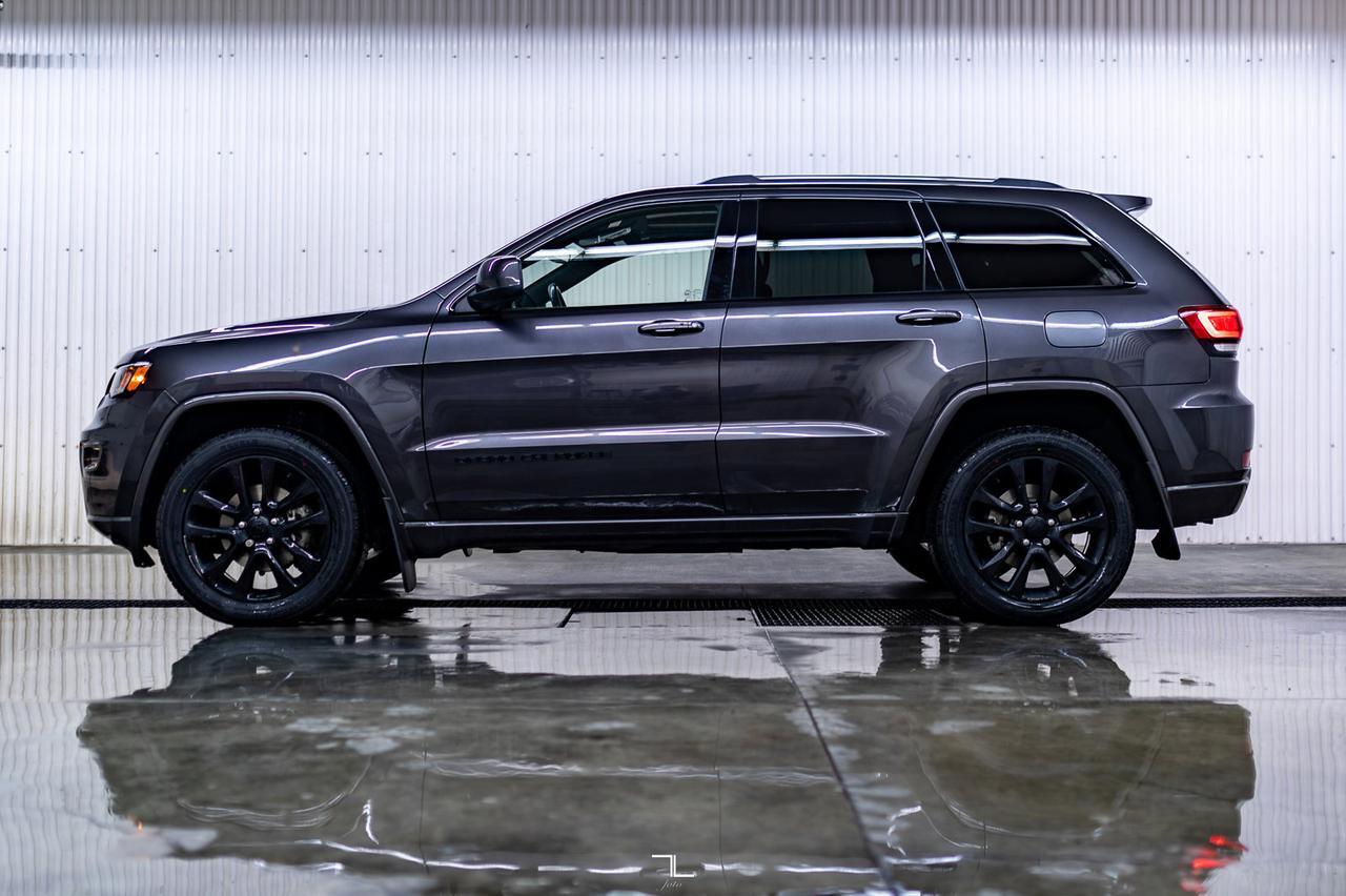 2020 Jeep Grand Cherokee 4x4 Altitude Leather Roof Nav Red Deer AB