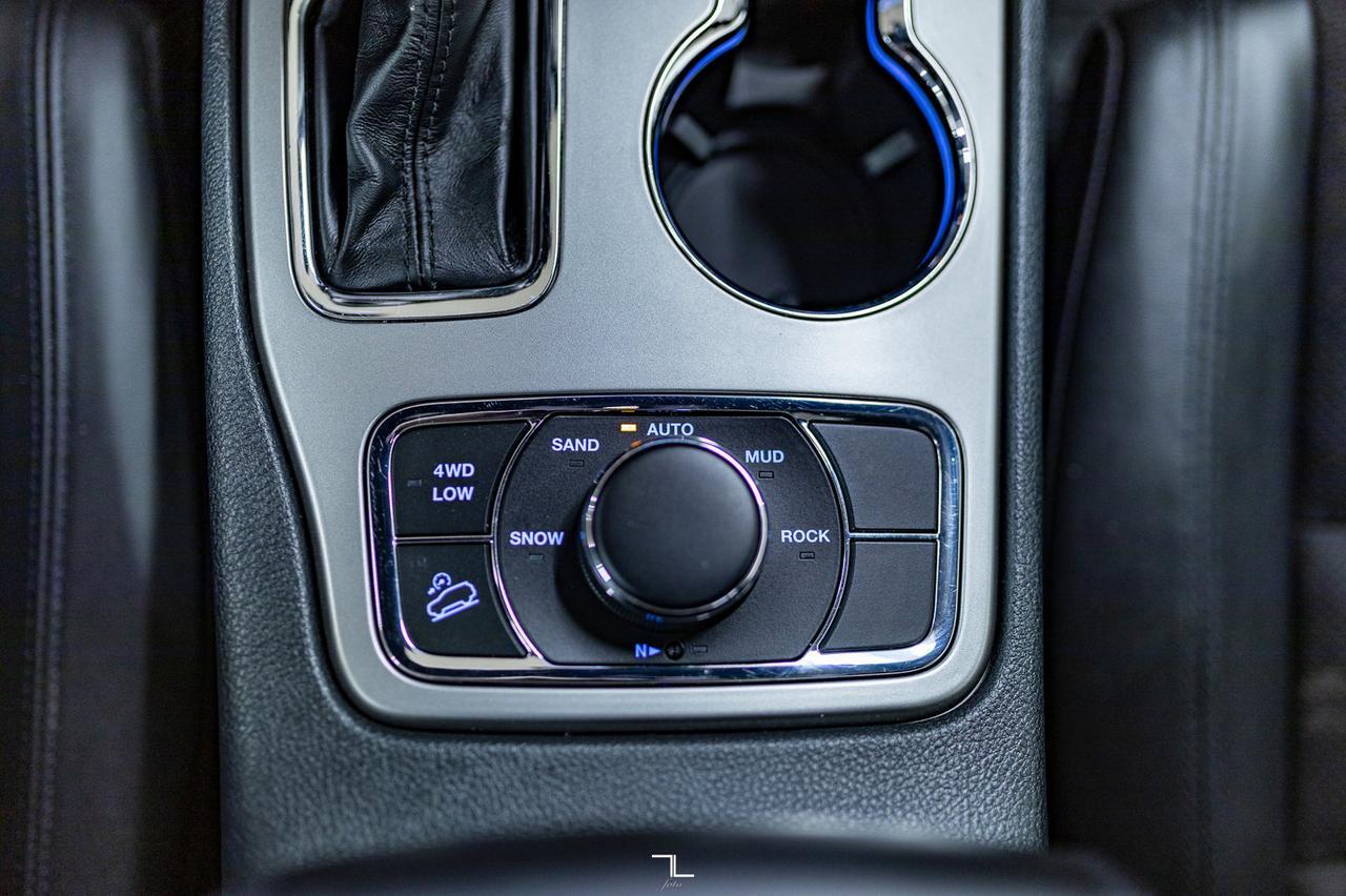 2020 Jeep Grand Cherokee 4x4 Altitude Leather Roof Nav Red Deer AB