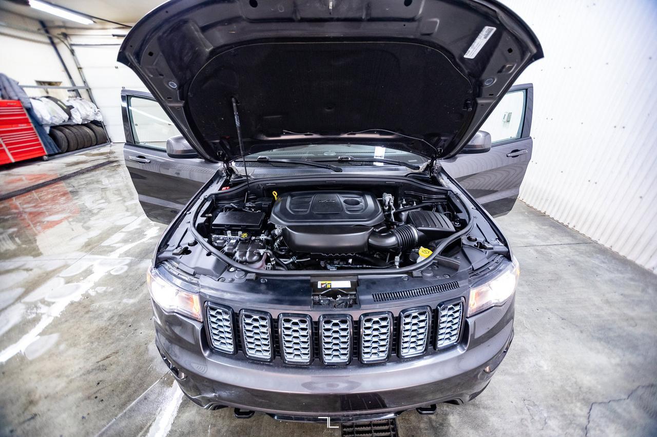 2020 Jeep Grand Cherokee 4x4 Altitude Leather Roof Nav Red Deer AB