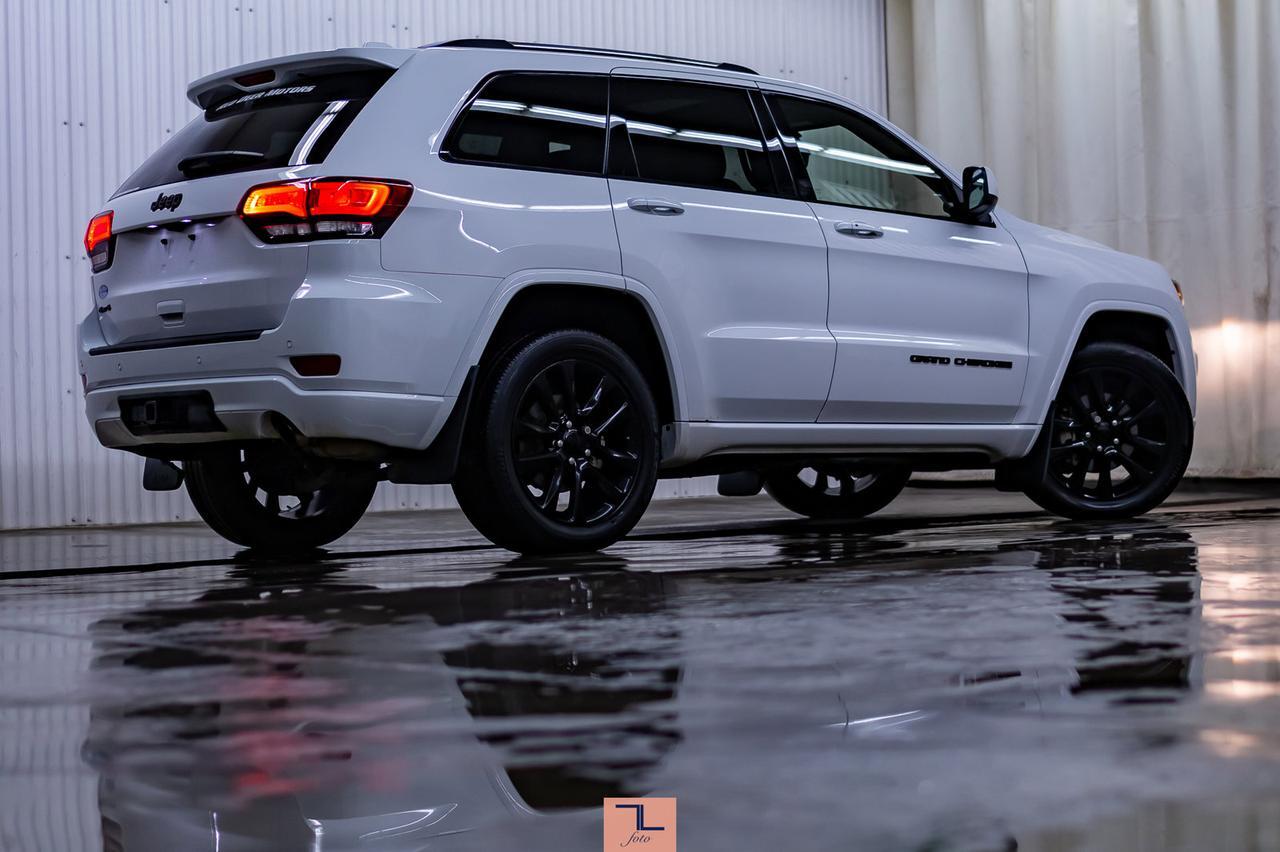 2020 Jeep Grand Cherokee 4x4 Laredo Altitude Leather Roof Nav BCam Red Deer AB