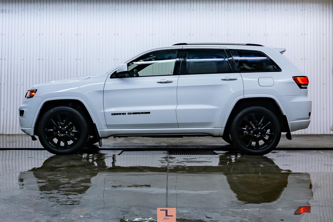 2020 Jeep Grand Cherokee 4x4 Laredo Altitude Leather Roof Nav BCam Red Deer AB