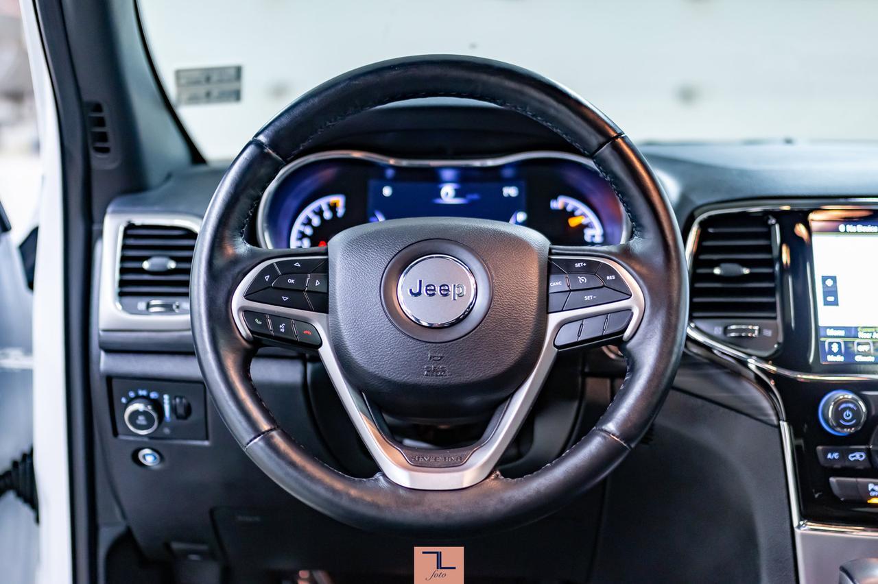 2020 Jeep Grand Cherokee 4x4 Laredo Altitude Leather Roof Nav BCam Red Deer AB