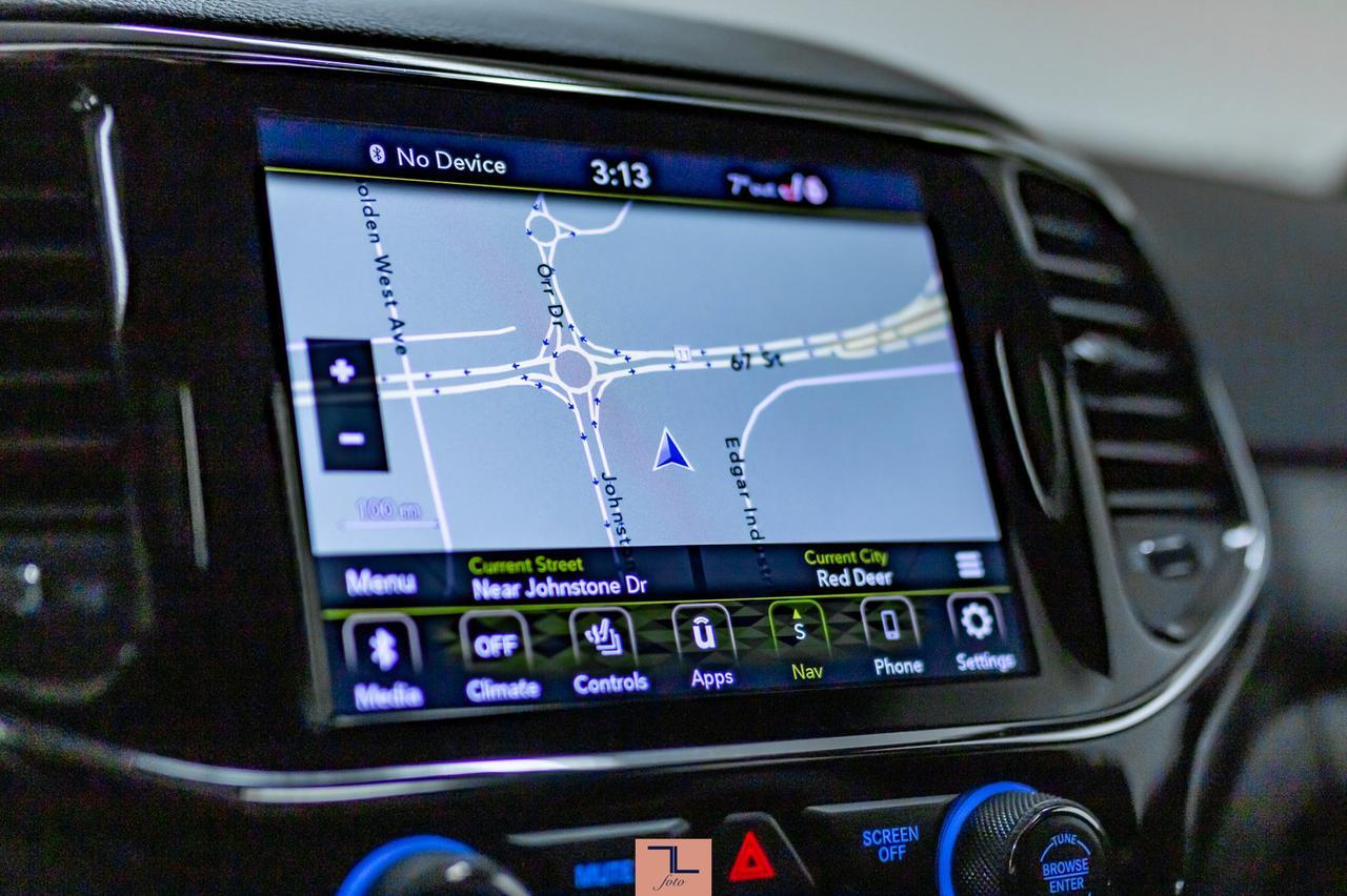 2020 Jeep Grand Cherokee 4x4 Laredo Altitude Leather Roof Nav BCam Red Deer AB