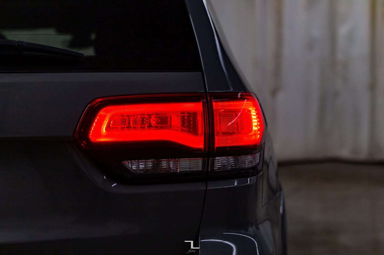 2020 Jeep Grand Cherokee 4x4 Laredo Altitude Leather Roof Nav BCam Red Deer AB