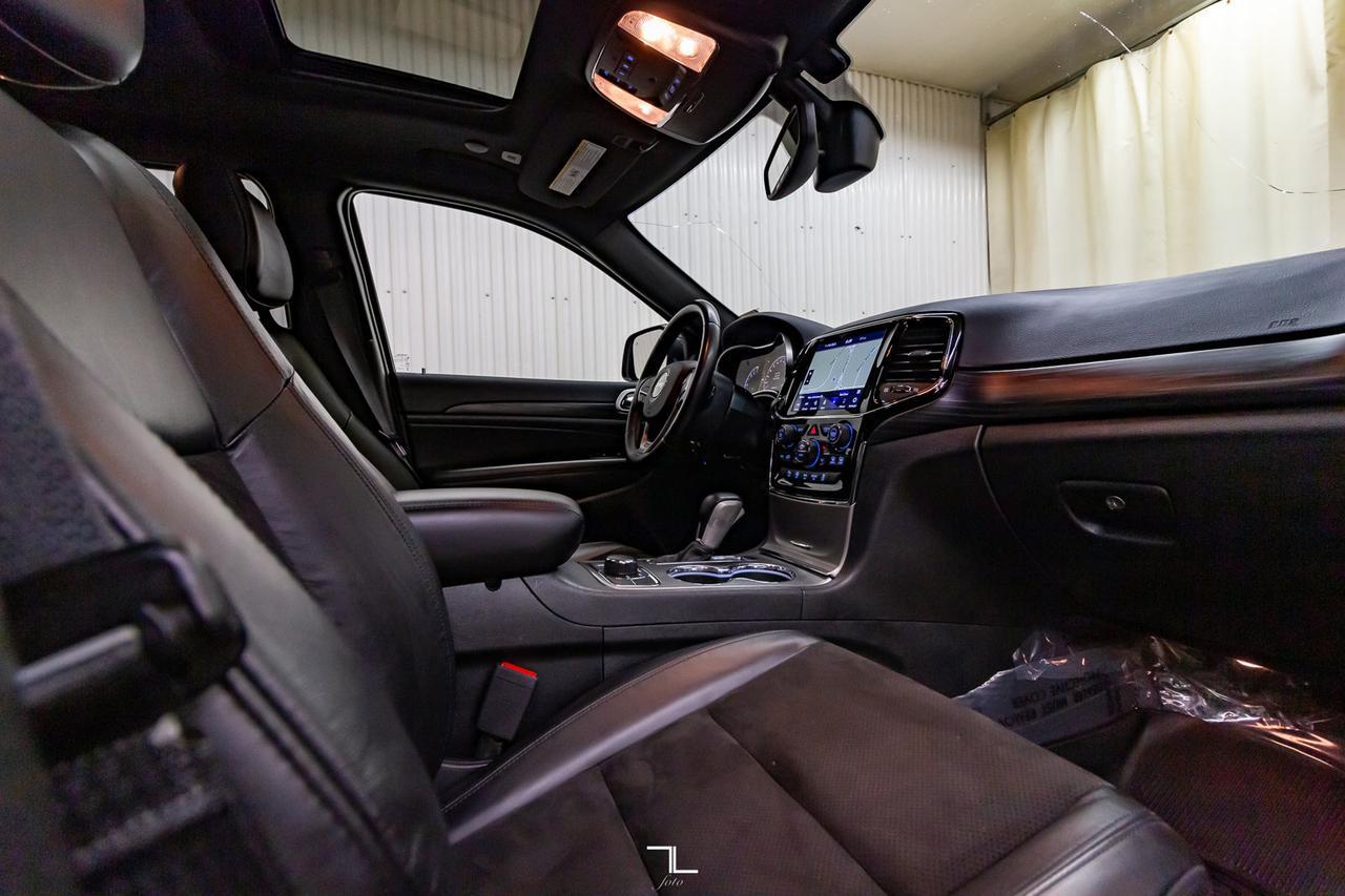 2020 Jeep Grand Cherokee 4x4 Laredo Altitude Leather Roof Nav BCam Red Deer AB