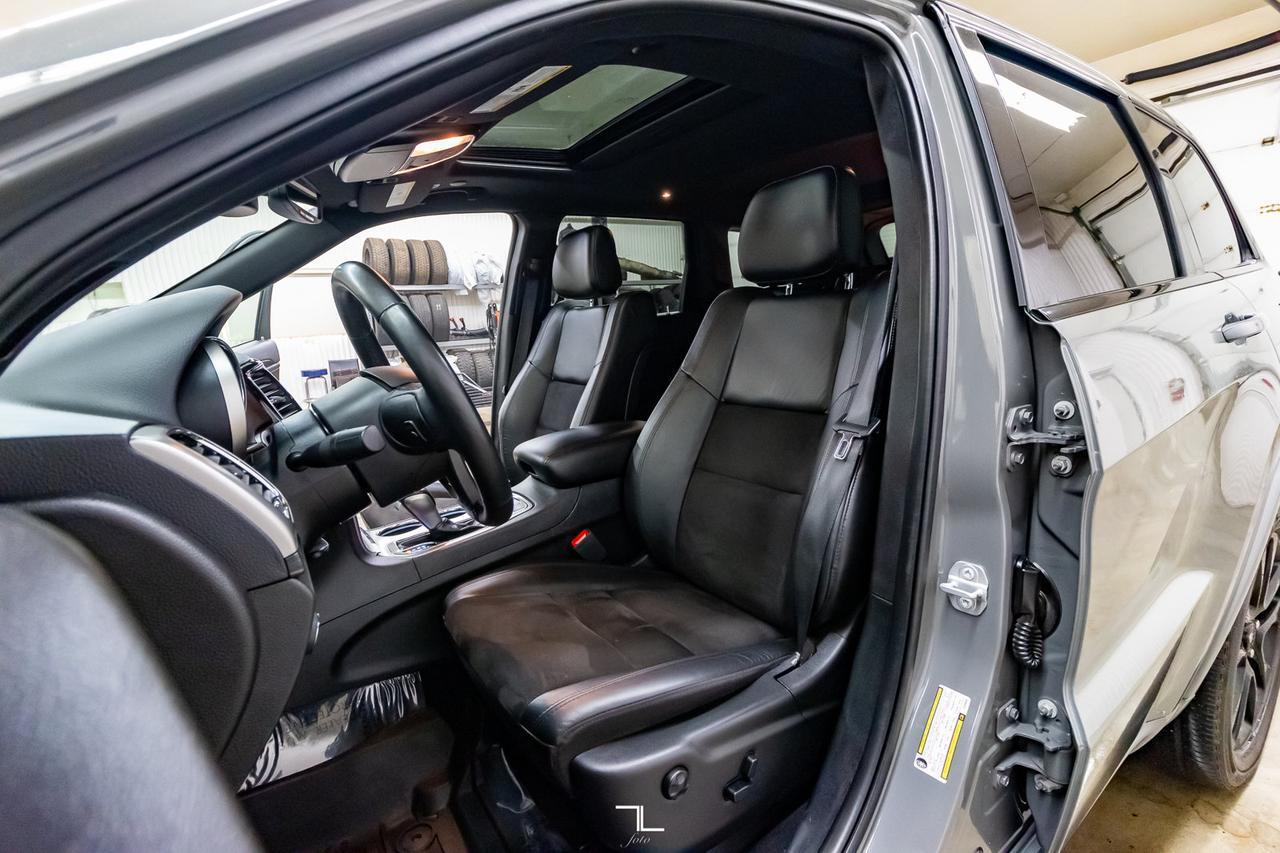 2020 Jeep Grand Cherokee 4x4 Laredo Altitude Leather Roof Nav BCam Red Deer AB