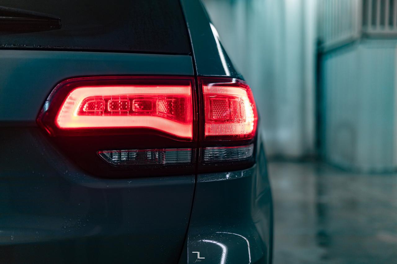 2020 Jeep Grand Cherokee 4x4 Laredo Altitude Leather Roof Nav BCam Red Deer AB