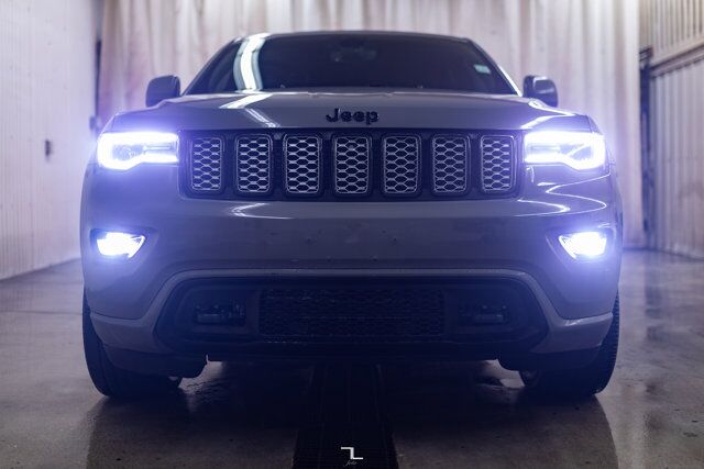 2020 Jeep Grand Cherokee 4x4 Laredo Altitude Leather Roof Nav BCam Red Deer AB