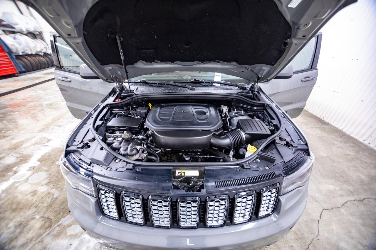 2020 Jeep Grand Cherokee 4x4 Laredo Altitude Leather Roof Nav BCam Red Deer AB