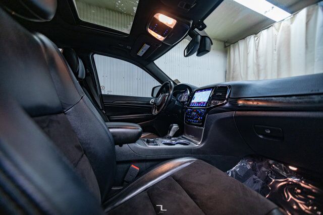 2020 Jeep Grand Cherokee 4x4 Laredo Altitude Leather Roof Nav BCam Red Deer AB