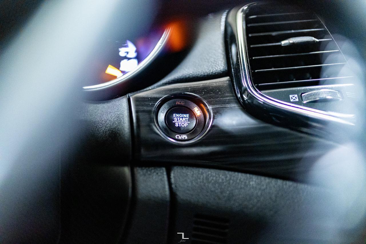 2020 Jeep Grand Cherokee 4x4 Laredo Altitude Leather Roof Nav BCam Red Deer AB