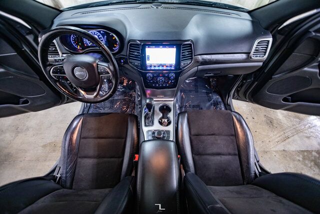 2020 Jeep Grand Cherokee 4x4 Laredo Altitude Leather Roof Nav BCam Red Deer AB