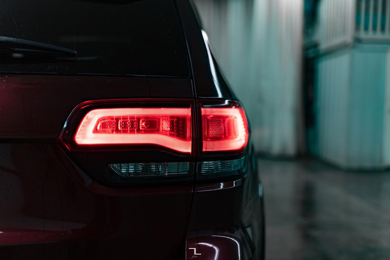 2020 Jeep Grand Cherokee 4x4 Laredo Altitude Leather Roof Nav Red Deer AB