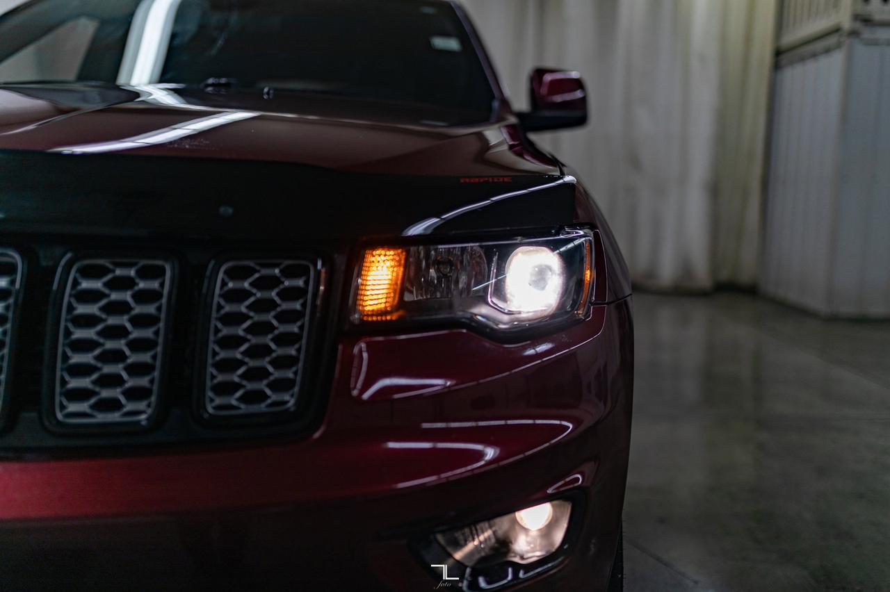 2020 Jeep Grand Cherokee 4x4 Laredo Altitude Leather Roof Nav Red Deer AB