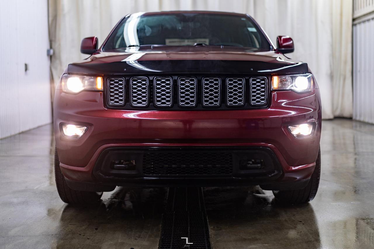 2020 Jeep Grand Cherokee 4x4 Laredo Altitude Leather Roof Nav Red Deer AB
