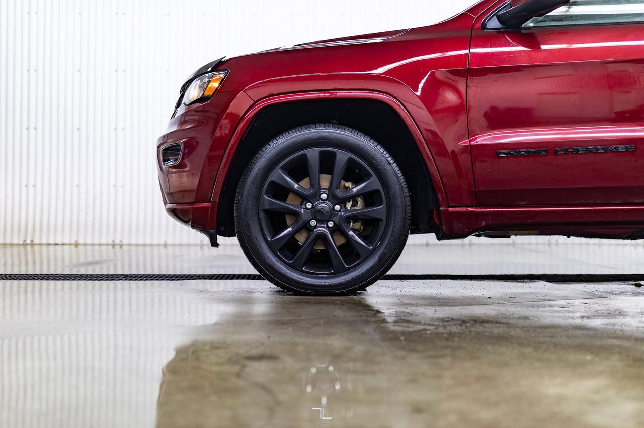 2020 Jeep Grand Cherokee 4x4 Laredo Altitude Leather Roof Nav Red Deer AB