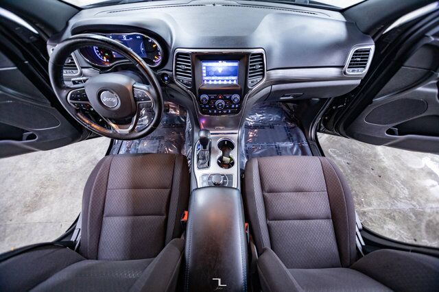 2020 Jeep Grand Cherokee 4x4 Laredo Upland BCam Red Deer AB