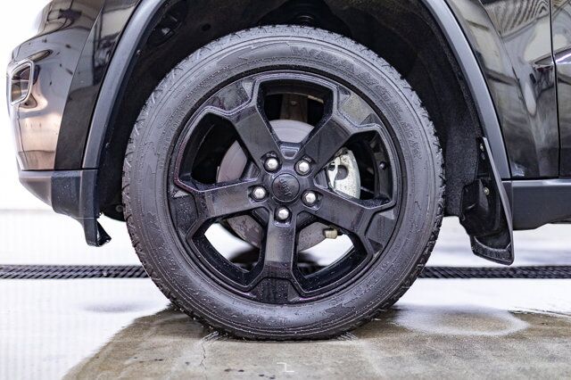 2020 Jeep Grand Cherokee 4x4 Laredo Upland BCam Red Deer AB