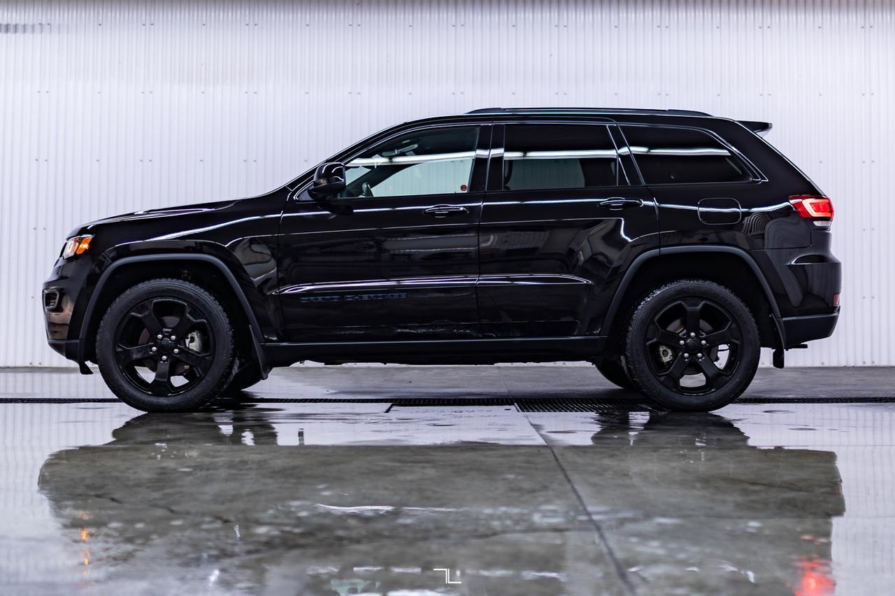 2020 Jeep Grand Cherokee 4x4 Laredo Upland BCam Red Deer AB