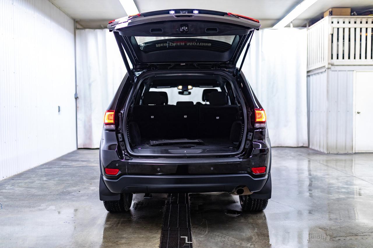 2020 Jeep Grand Cherokee 4x4 Laredo Upland BCam Red Deer AB