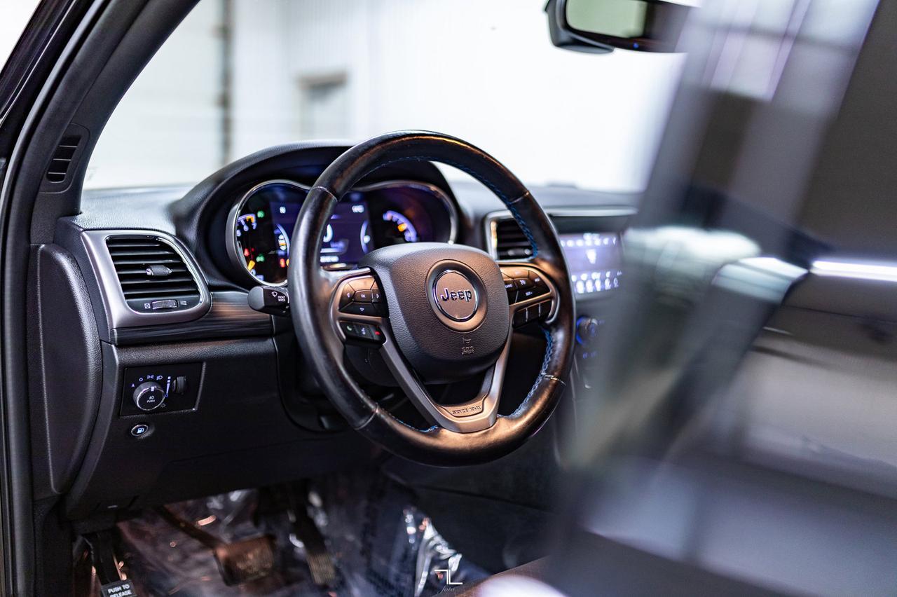 2020 Jeep Grand Cherokee 4x4 Laredo Upland BCam Red Deer AB