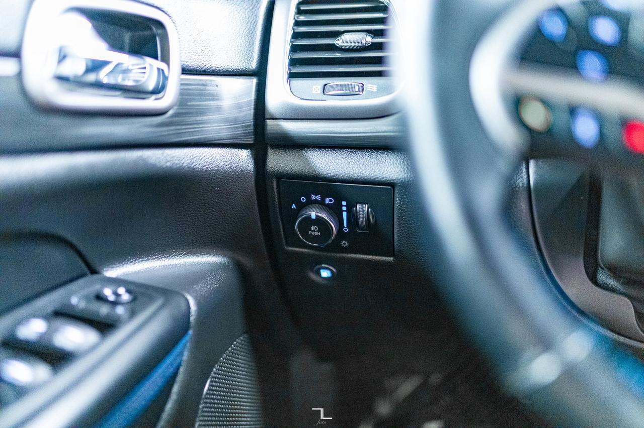 2020 Jeep Grand Cherokee 4x4 Laredo Upland BCam Red Deer AB