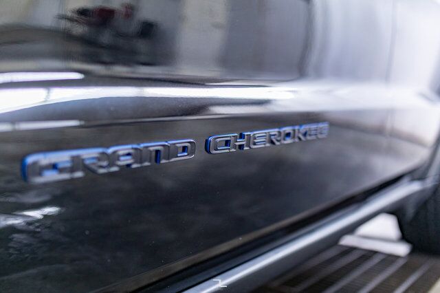 2020 Jeep Grand Cherokee 4x4 Laredo Upland BCam Red Deer AB