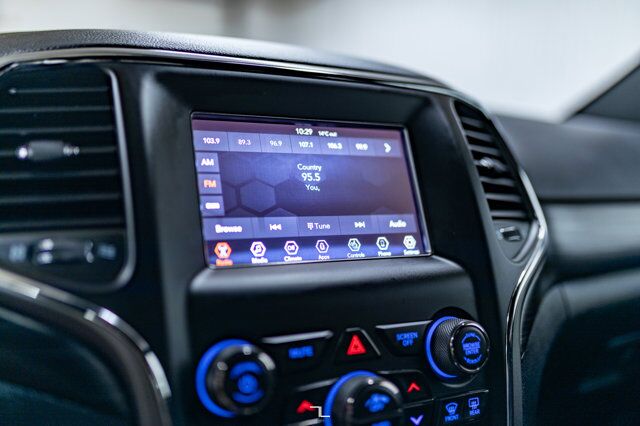 2020 Jeep Grand Cherokee 4x4 Laredo Upland BCam Red Deer AB