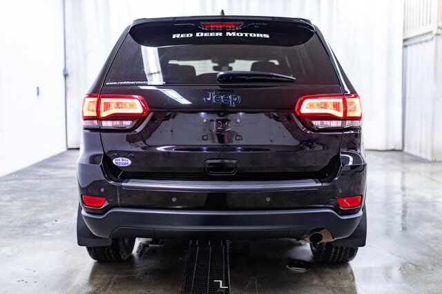 2020 Jeep Grand Cherokee 4x4 Laredo Upland BCam Red Deer AB