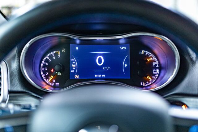 2020 Jeep Grand Cherokee 4x4 Laredo Upland BCam Red Deer AB