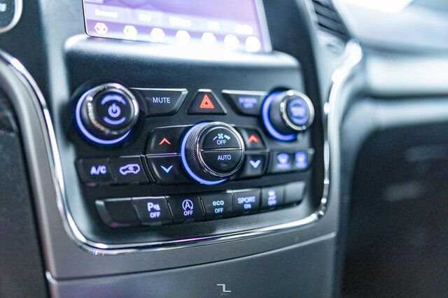 2020 Jeep Grand Cherokee 4x4 Laredo Upland BCam Red Deer AB