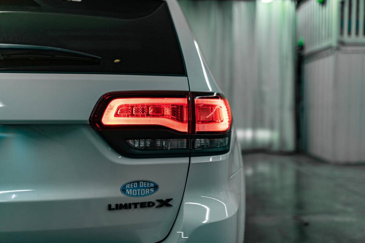 2020 Jeep Grand Cherokee 4x4 Limited X Leather Roof Nav BCam Red Deer AB