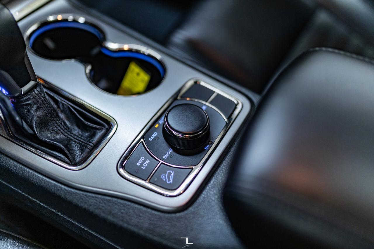 2020 Jeep Grand Cherokee 4x4 Limited X Leather Roof Nav BCam Red Deer AB