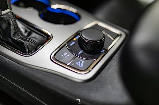 2020 Jeep Grand Cherokee 4x4 Limited X Leather Roof Nav BCam Red Deer AB