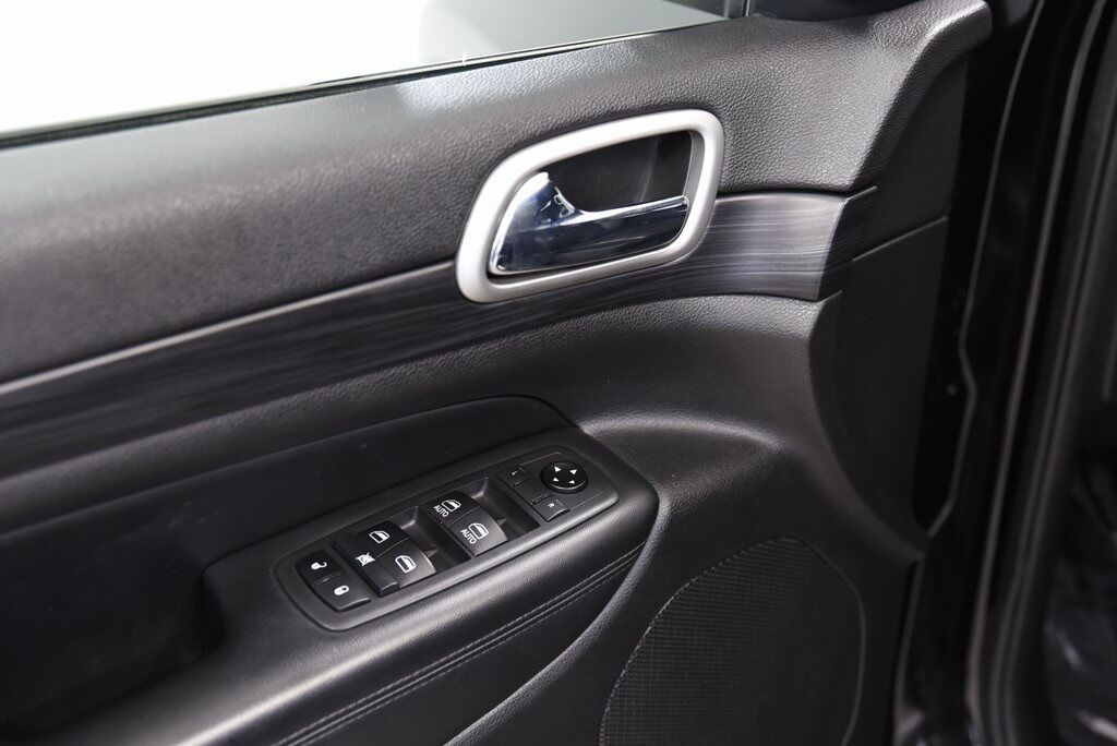 2020 Jeep Grand Cherokee Altitude Akron