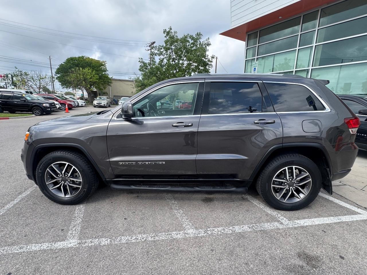 2020 Jeep Grand Cherokee Laredo E 4x2