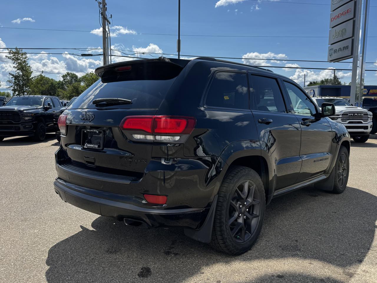 2020 Jeep Grand Cherokee Limited X 4x4 | V6 | Backup Camera | Pano Sunroof | Leather Redwater AB
