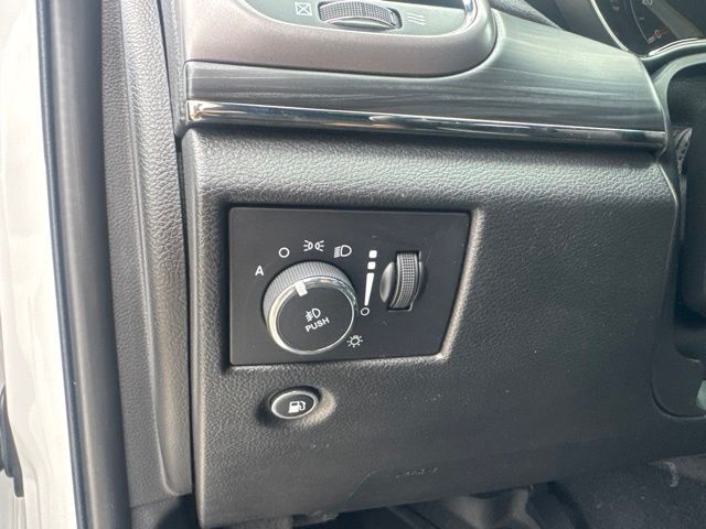 2020 Jeep Grand Cherokee Limited X Random Lake WI