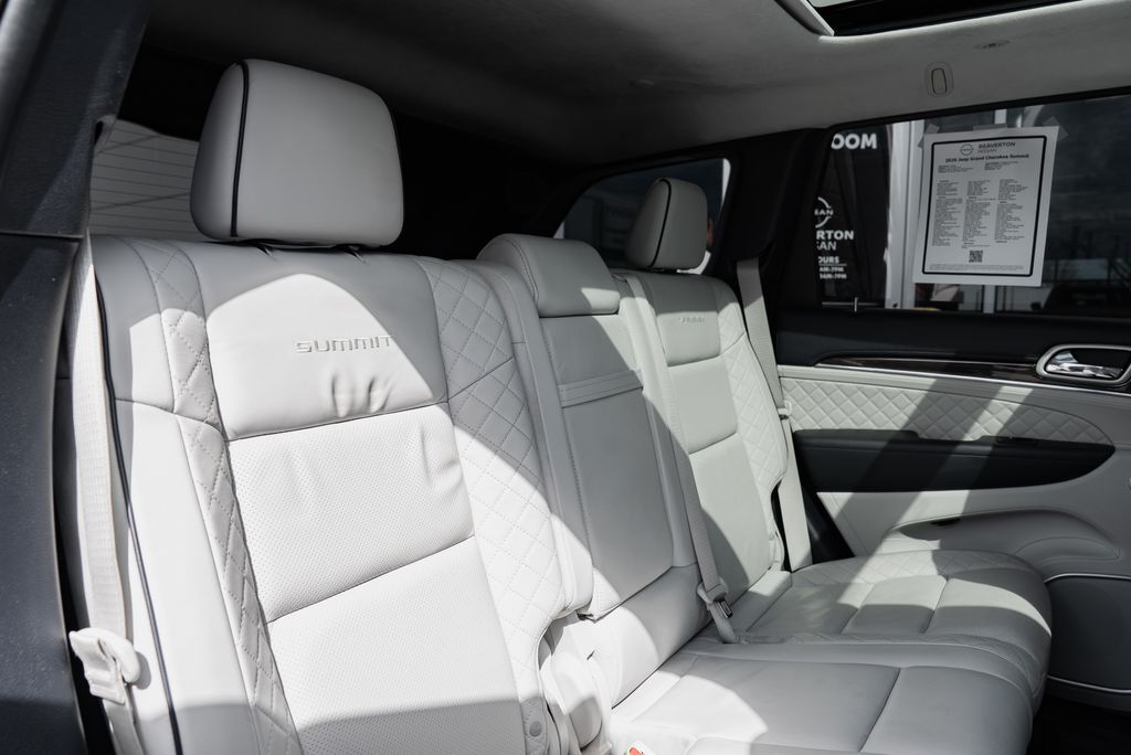2020 Jeep Grand Cherokee Summit Beaverton OR
