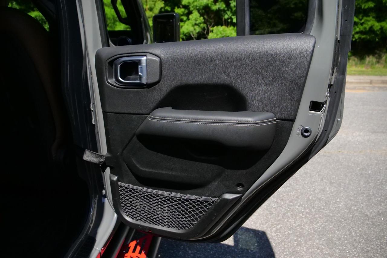 2020 Jeep Wrangler Unlimited Rubicon 4X4 / Sky One Roof / Leather Seats! High Point NC
