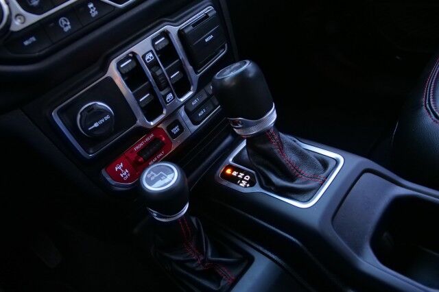 2020 Jeep Wrangler Unlimited Rubicon 4X4 / Sky One Roof / Steel Bumper Group! High Point NC