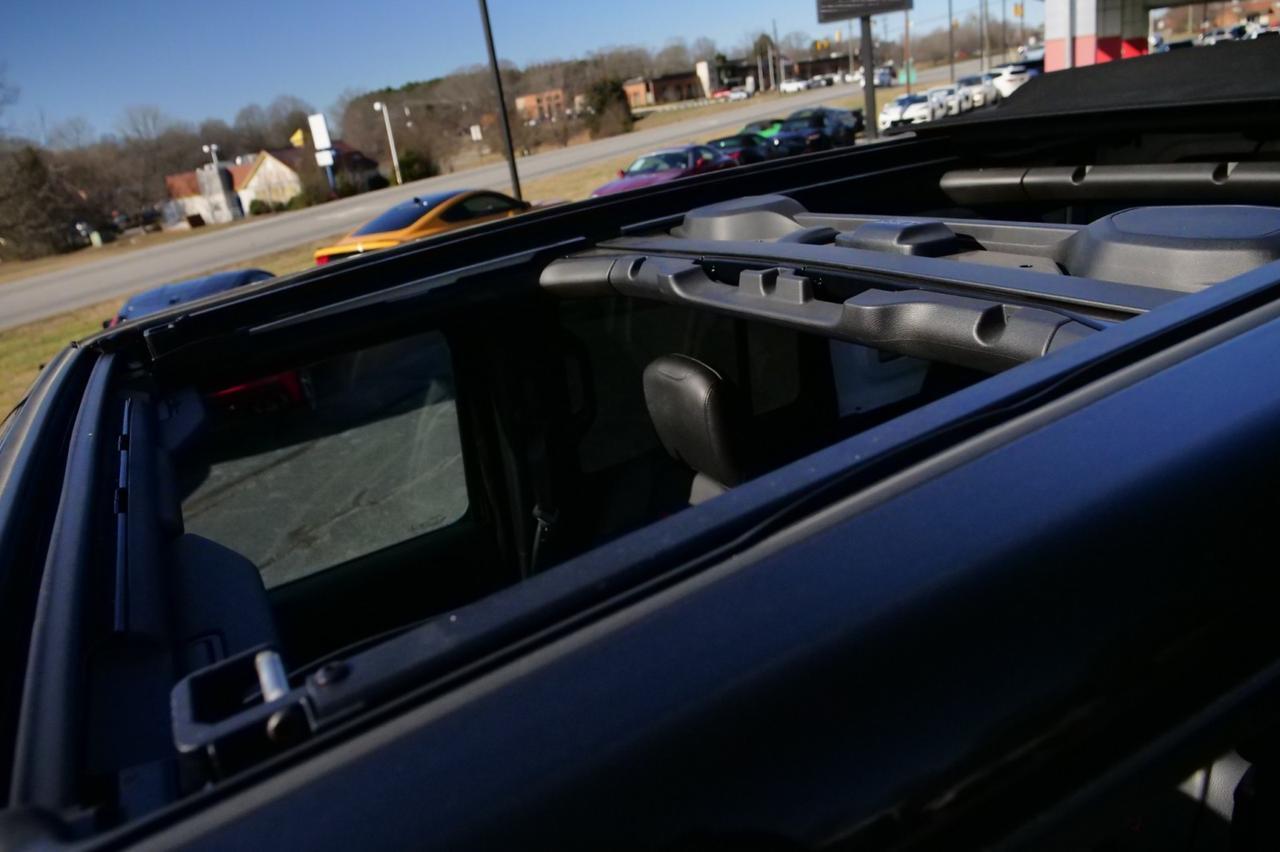 2020 Jeep Wrangler Unlimited Rubicon 4X4 / Sky One Roof / Steel Bumper Group! Lincolnton NC